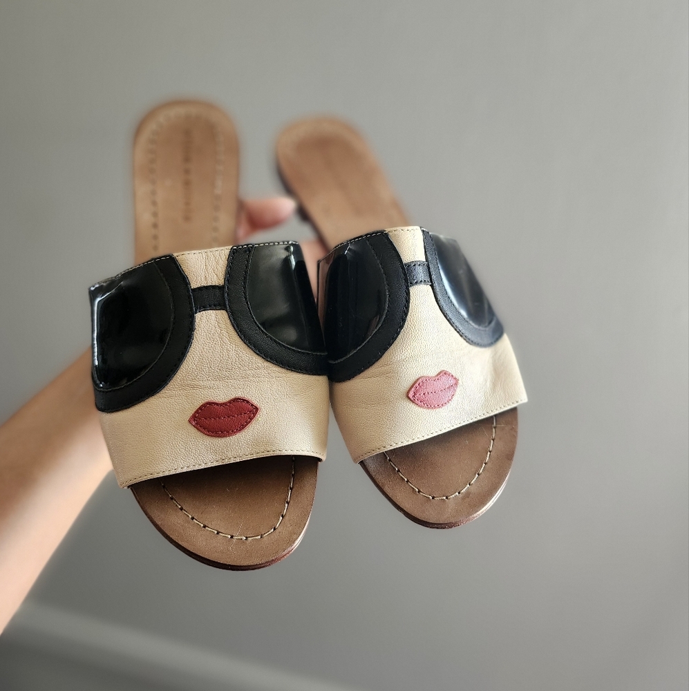 Alice + Olivia Stace Face Slide Stylish Black and Cream Women's Slides